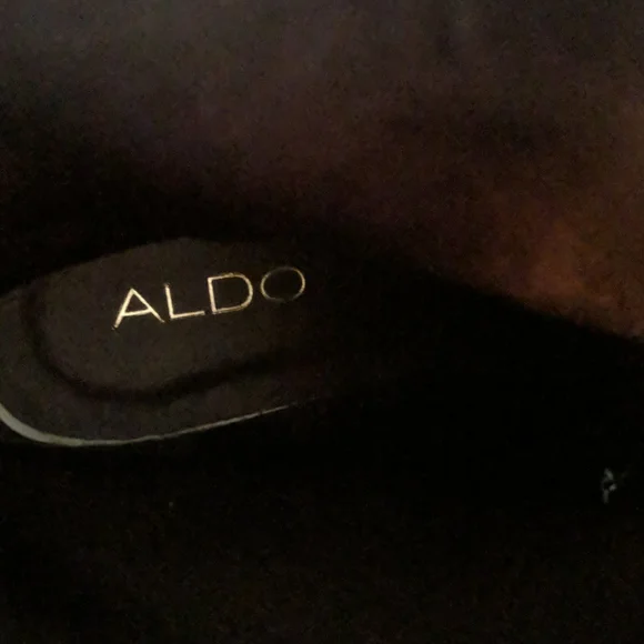 ALDO pull on suede boots - Picture 6 of 8